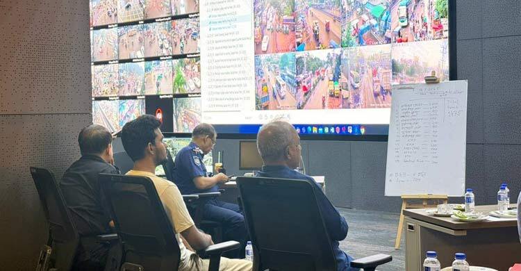 গোপালগঞ্জের পরিস্থিতি পর্যবেক্ষণ করছেন স্বরাষ্ট্র-ক্রীড়া উপদেষ্টা